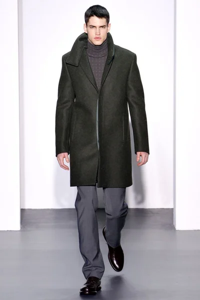 Look 3